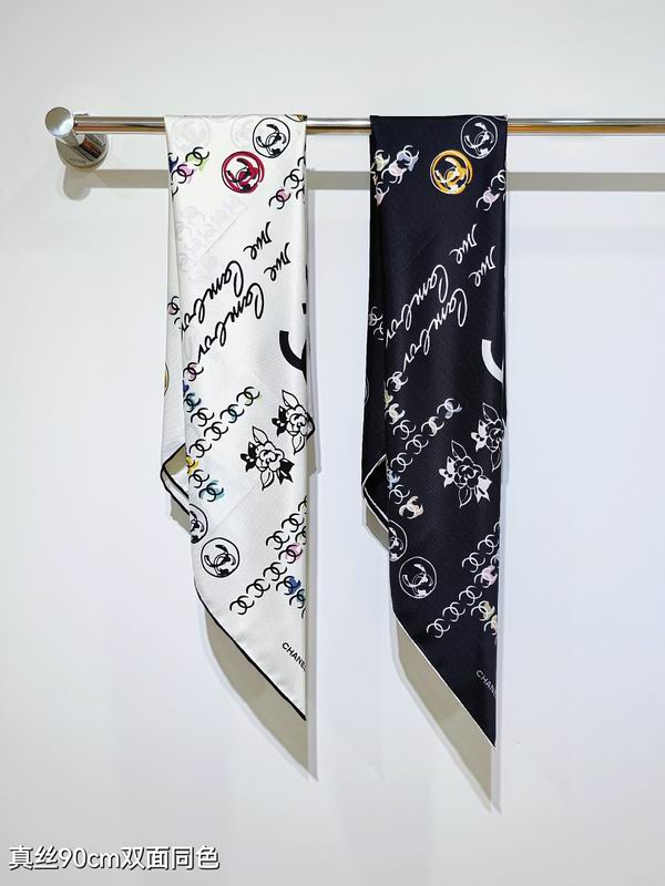 Chanel silk scarf hm09